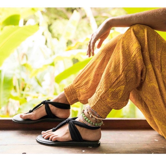 SANUK YOGA SLING FLAT SANDALS size 10